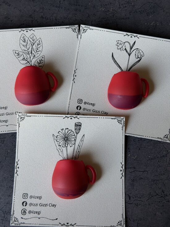 Vāzīte - magnēts, Sarkanas ar violetu