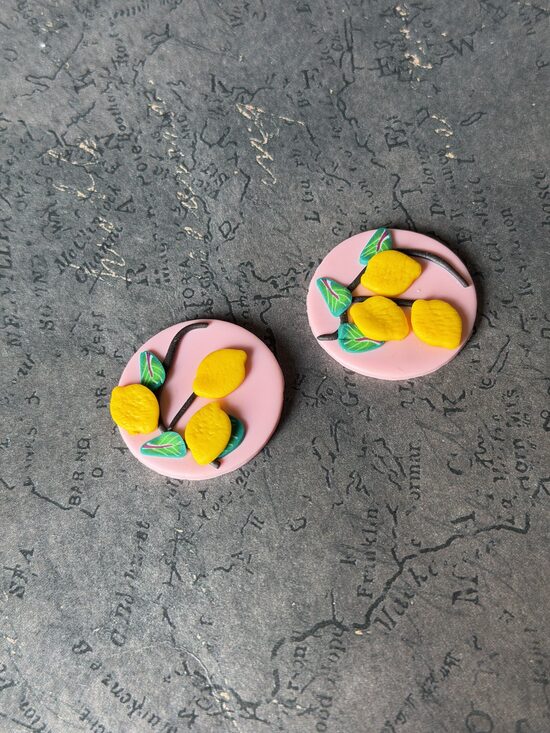Citronu auskari - rozā apļi 28 mm